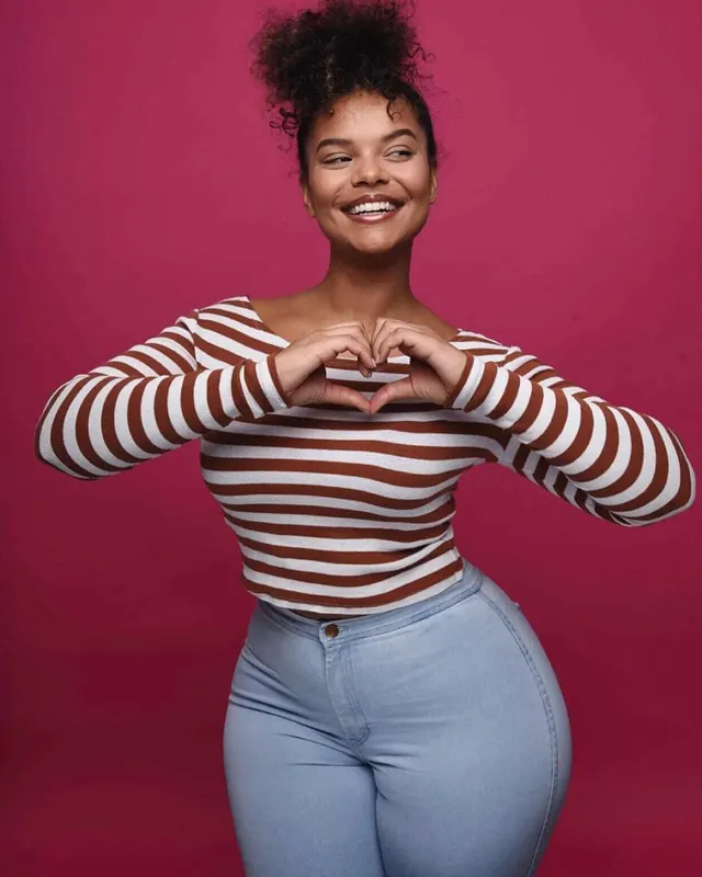 Awa, 31 ans, plan cul black à Hasparren