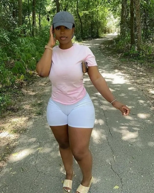 Divine, 24 ans, plan cul black à Vimoutiers