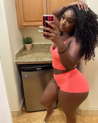 Rokia, 27 ans, plan cul black à Nantes